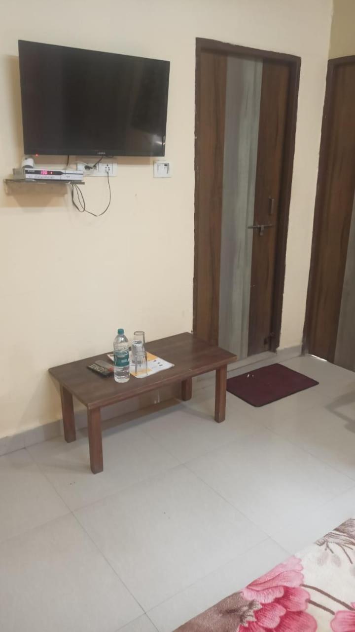 Mirzāpur Hotel Shyam Utsav מראה חיצוני תמונה