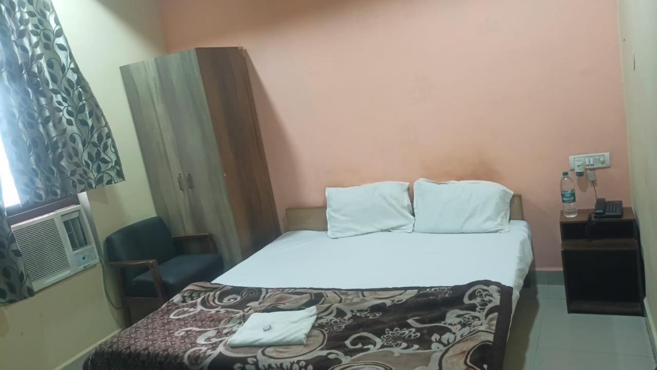 Mirzāpur Hotel Shyam Utsav מראה חיצוני תמונה